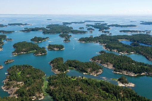 芬兰湾 Inkoo 群岛海的鸟瞰图。