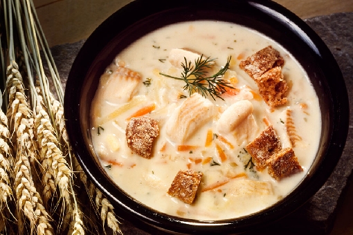 Zupa ze szczupaka sporządzona z fileta pokrojonego w kostki. Zgodnie z miejscową tradycją do zupy dodaje się kawałki chleba.