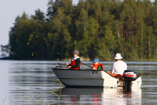 Kalastusloma Saimaalla on virkistävä kokemus.