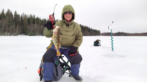 Lets go ice-fishing, part 2 (updated)‒ try balanced lure and beware of cracks in the ice
